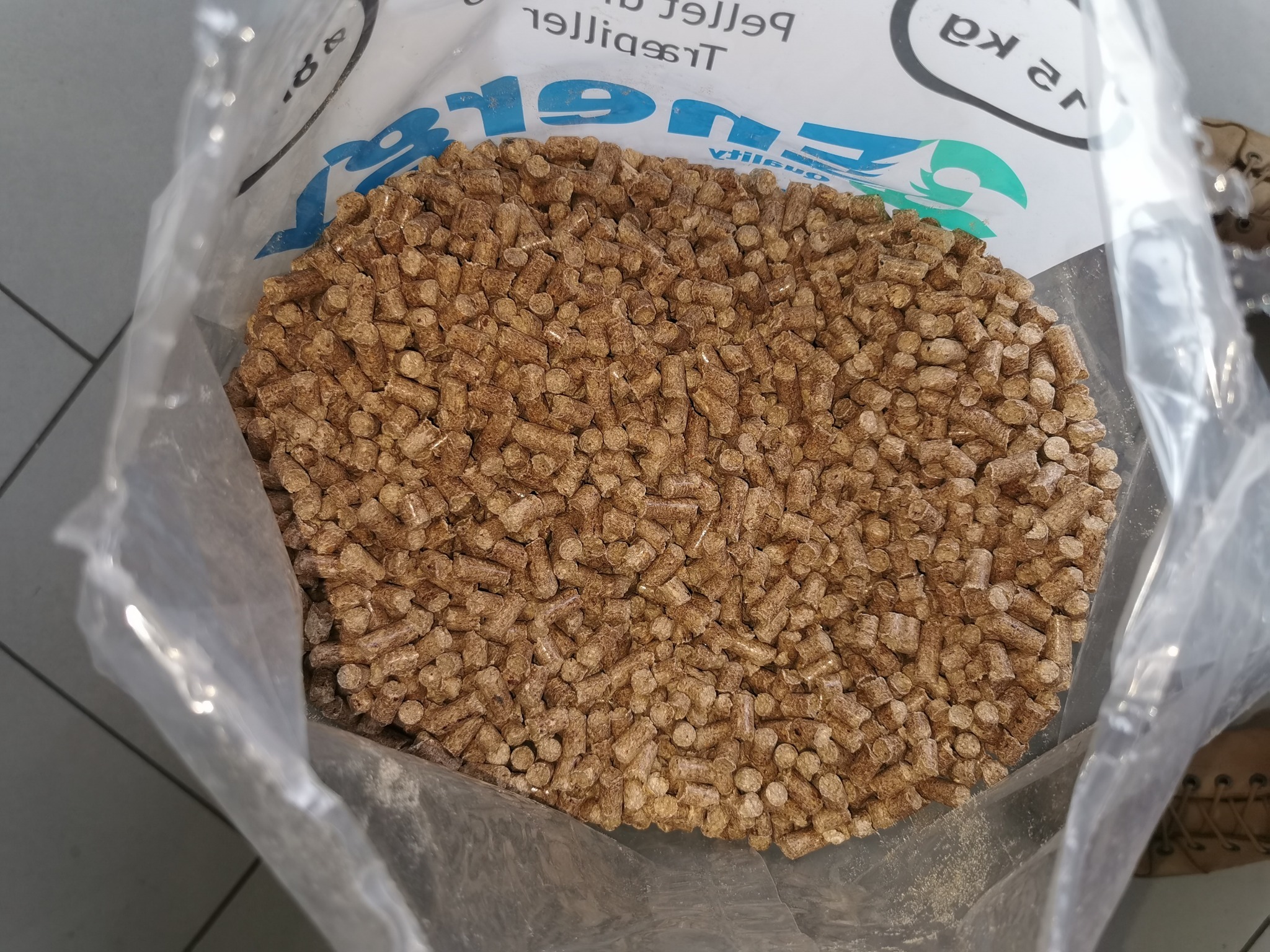 Buy certified wood pellets, firewood and wood briquettes