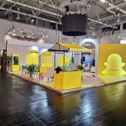 Budowa stoiska targowego w Kolonii dla Snapchat