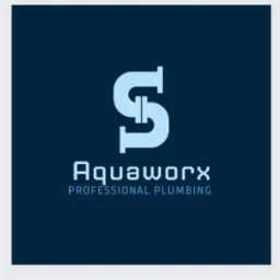 Logo firmy hydraulicznej Aquaworx, stylizowana litera S uformowana z rur, napis Professional Plumbing