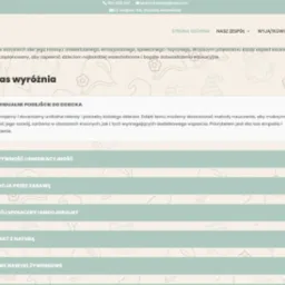 Strona internetowa przedszkola z elementami graficznymi w postaci konturów skrzatów i kwiatków, prezentująca sekcje takie jak 'Indywidualne podejście do dziecka', 'Kreatywność i innowacyjność'...