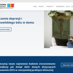 Strona internetowa firmy oferującej biofeedback z kobietą używającą urządzenia tDCS w domu, leczenie depresji i przewlekłego bólu.