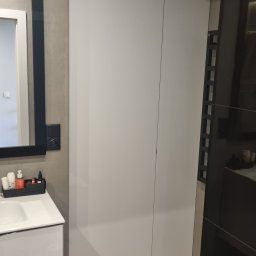 KZS-OZE - Szafa wnękowa w akrylu z połyskiem