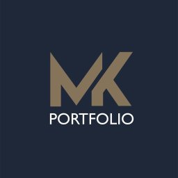 Marcin Konopnicki Portfolio - Minimalistyczne logo MK Portfolio w kolorach ciemnego granatu i beżu, z geometrycznymi literami i prostym krojem pisma.