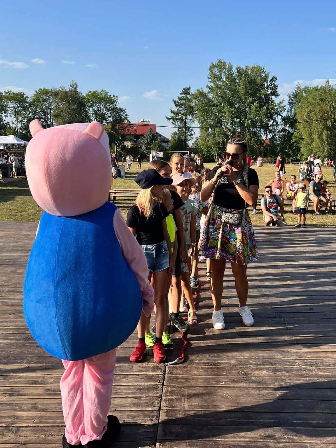 W Kulczyccy Agency żywa maskotka bawi się razem z nami