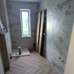 Serhii Mydrik - Sufit Napinany w Łazience Pogórze