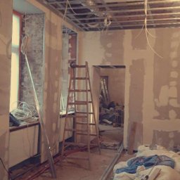 Stawiamy ścianki go
Robimy sufity gk