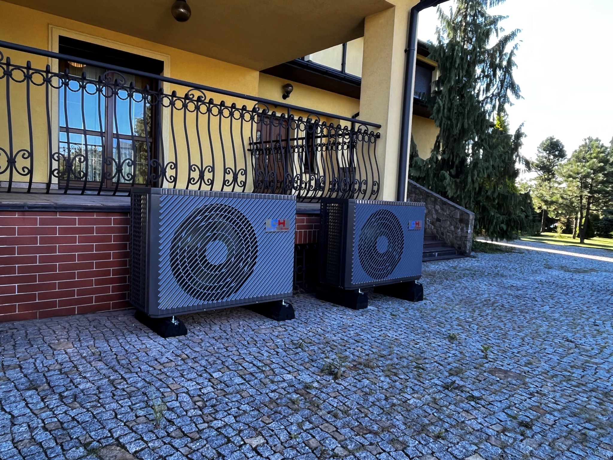 kaskada dwóch pomp powietrze-woda COOPER&HUNTER na ekologicznym czynniku R290 2x 15kW