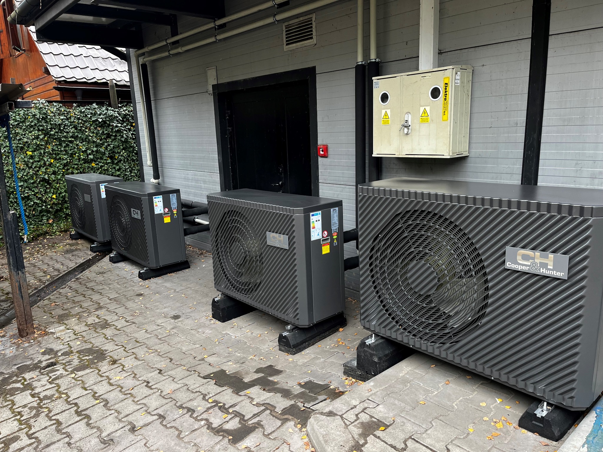 Kaskada 4 pomp ciepła powietrze-woda COOPER&HUNTER 15kW