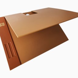 Introligatornia Artystyczna Pimax - Dwukolorowy, skórzany podkład na biurko z uchylną klapą i wytłoczonym złotym logo. Wyjątkowy projekt na specjalne zamówienie klienta.