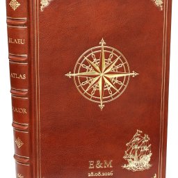 Introligatornia Artystyczna Pimax - Brązowy, skórzany atlas Blaeu Atlas Maior 1665 ze złotymi tłoczeniami: róża wiatrów, żaglowiec, inicjały E&M i data 28.08.2026.
