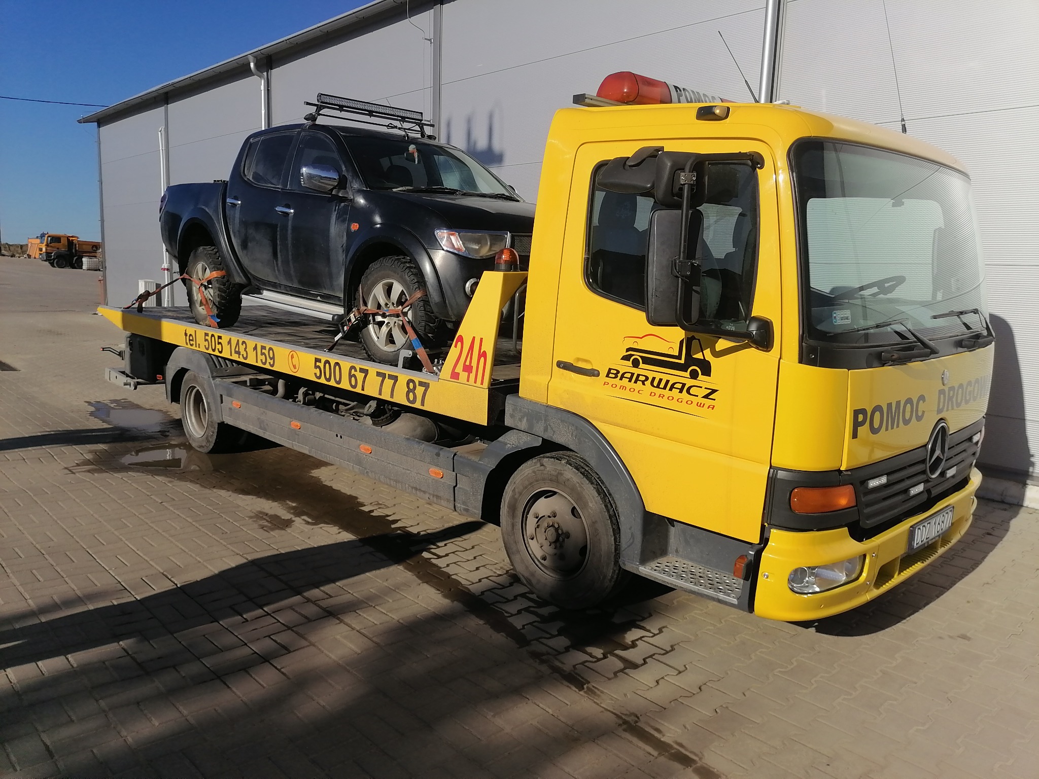 Pomoc drogowa dla samochodów osobowych i terenowych.