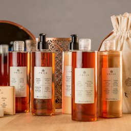 PRIJA Mydło z żeńszeniem to ekologiczny kosmetyk przyjazny weganom
orientalny, ekskluzywny zapach
testowany dermatologicznie
nie zawiera alkoholu, silikonów, BHT, syntetycznych barwników
producent GFL
Pojemność 380ml
Mydło
Żel i szampon 2w1