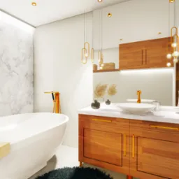 Nowoczesna łazienka z marmurową ścianą, owalną wanną z drewnianą półką, drewnianą szafką pod umywalką z marmurowym blatem i złotymi akcentami, oświetlenie wiszące w złotych oprawach.