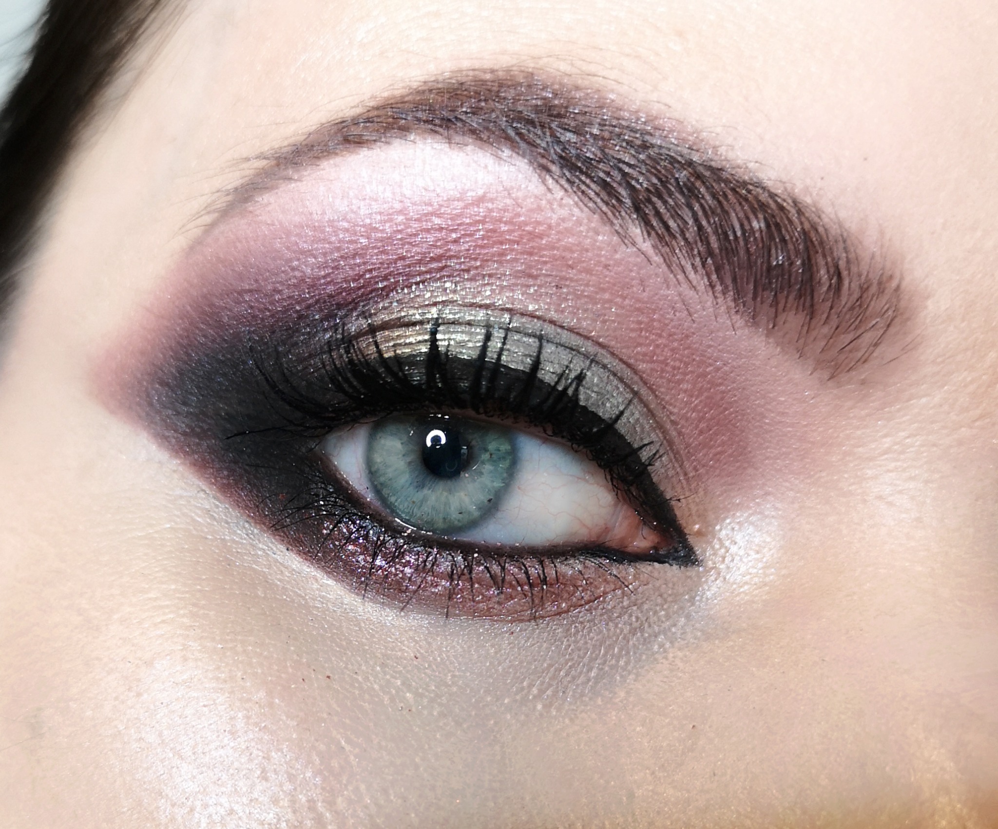 Efektowne smoky eyes