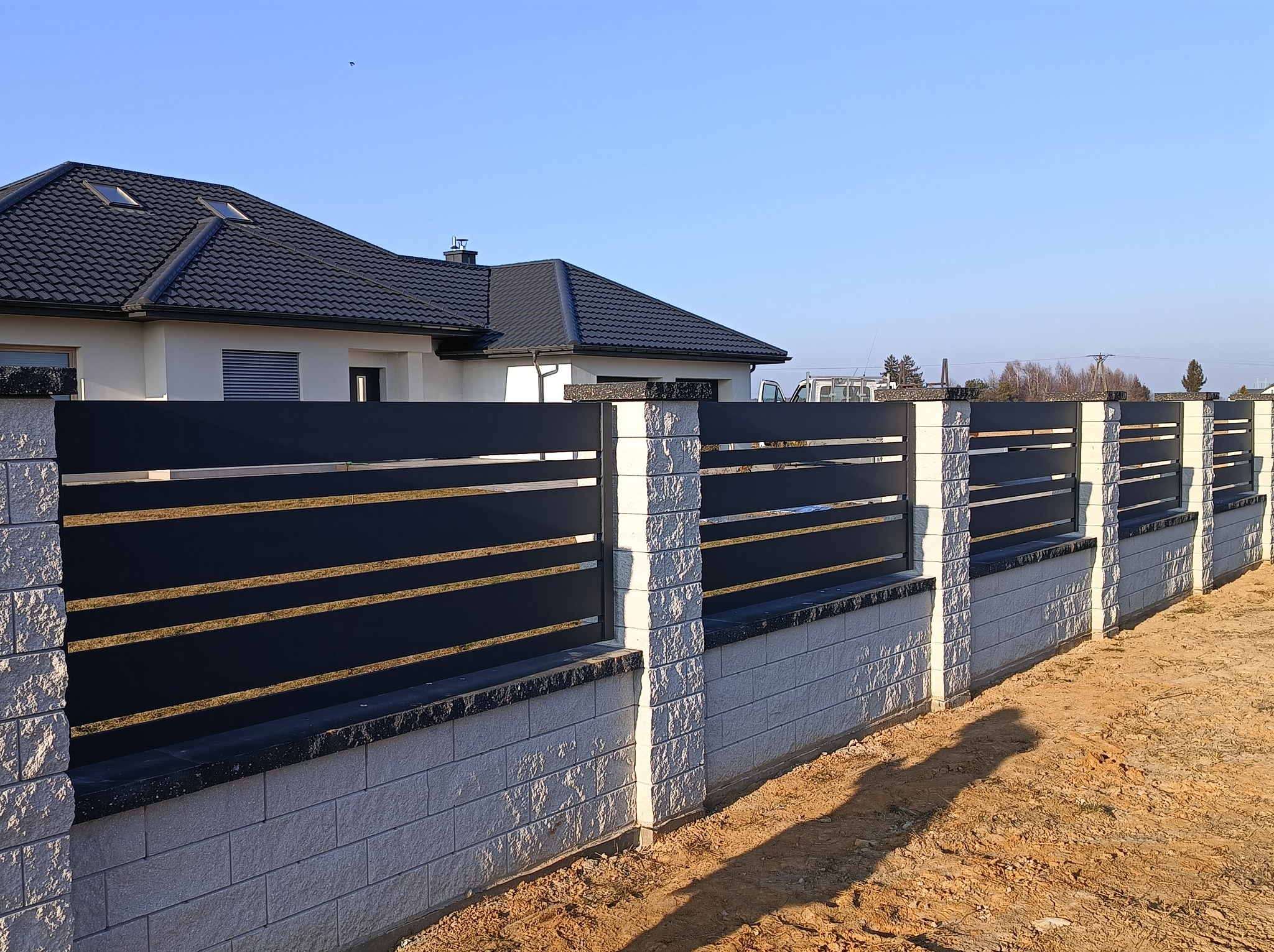 ogrodzenie aluminiowe malowane proszkowo