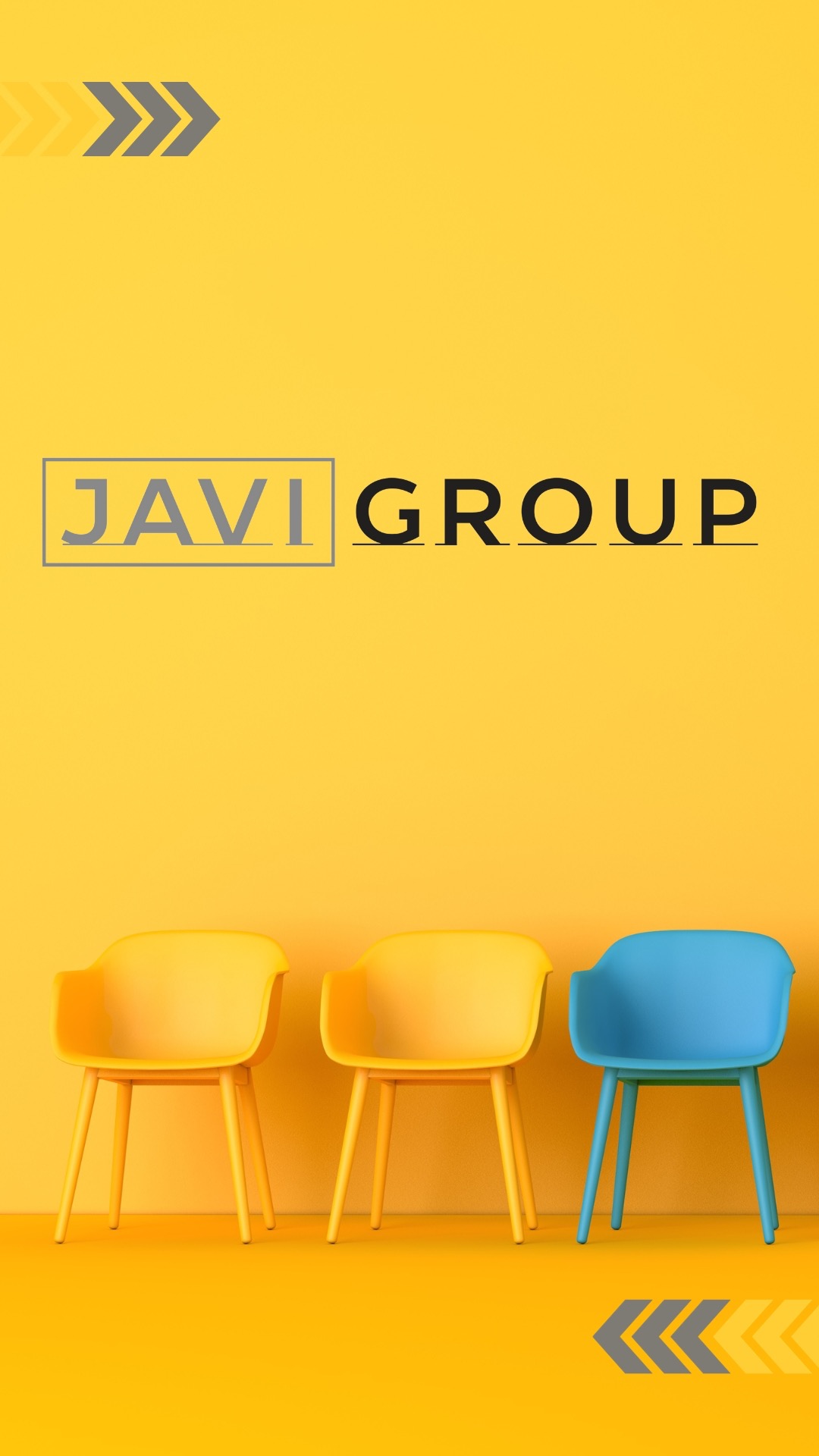 Logo JAVI GROUP na żółtym tle z trzema krzesłami: dwoma żółtymi i jednym niebieskim.