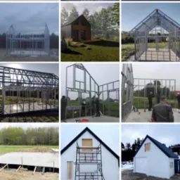 Kolekcja zdjęć przedstawiających różne etapy budowy domu z metalową konstrukcją szkieletową, od wylanej płyty fundamentowej, przez montaż stalowych profili, aż po wizualizację gotowego domu...