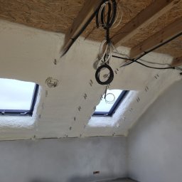 CIEPŁY DACH SP. Z O.O. / SPRAYSTOCK SP. Z O.O. - Ocieplanie Pianką PUR