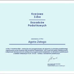 Skan zaświadczenia o ukończeniu kursu przygotowawczego do egzaminu na doradcę podatkowego, wydanego przez Krajową Izbę Doradców Podatkowych dla Agaty Załogi, z podpisem prof. dr hab. Adama...