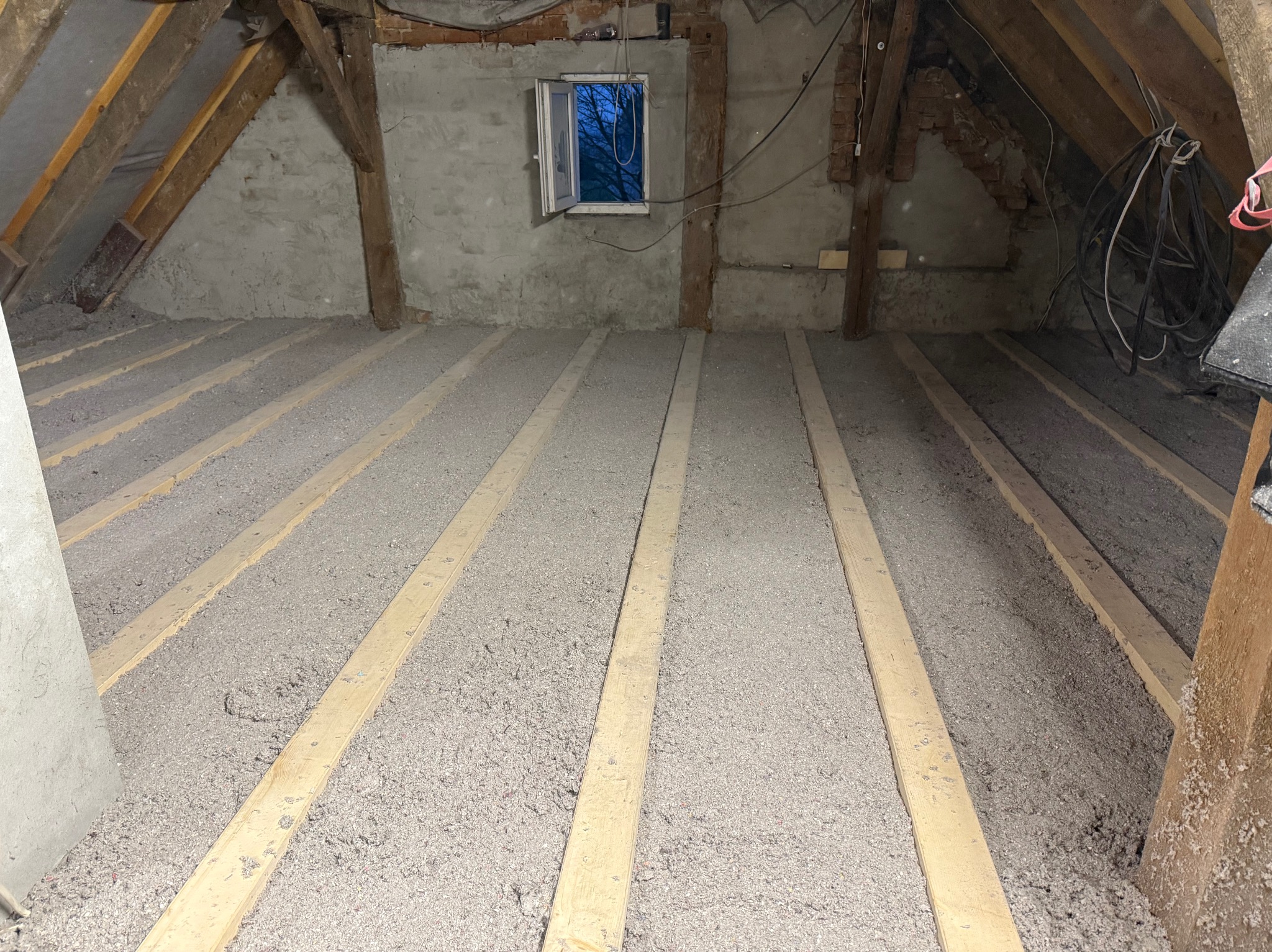 Zasyp stropu grubość 30 cm celuloza marki Termex