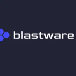 Logo firmy Blastware: trzy niebieskie sześciokąty ułożone w trójkąt obok nazwy firmy w kolorze białym na ciemnogranatowym tle.