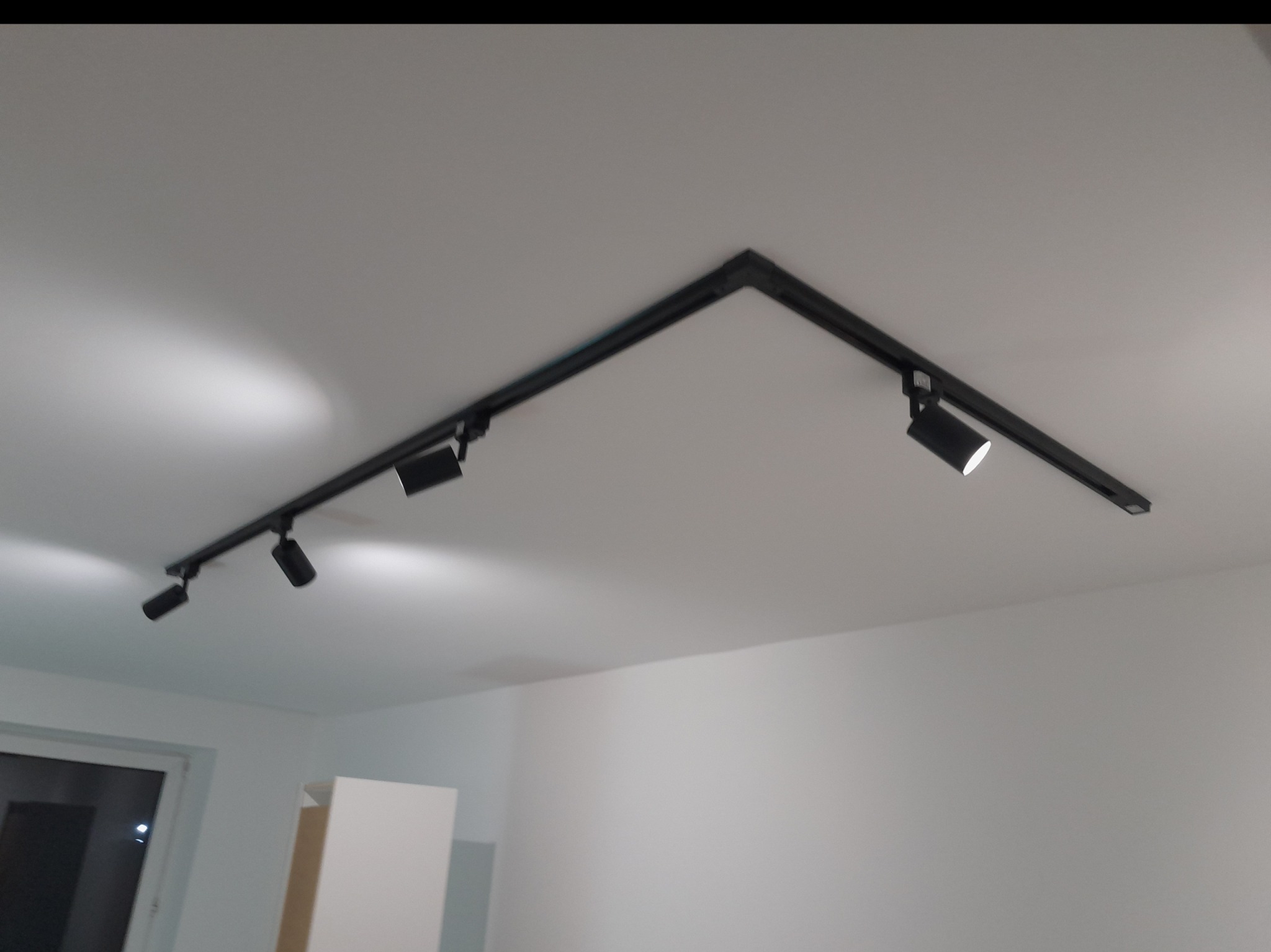 Montaż osprzętu elektrycznego