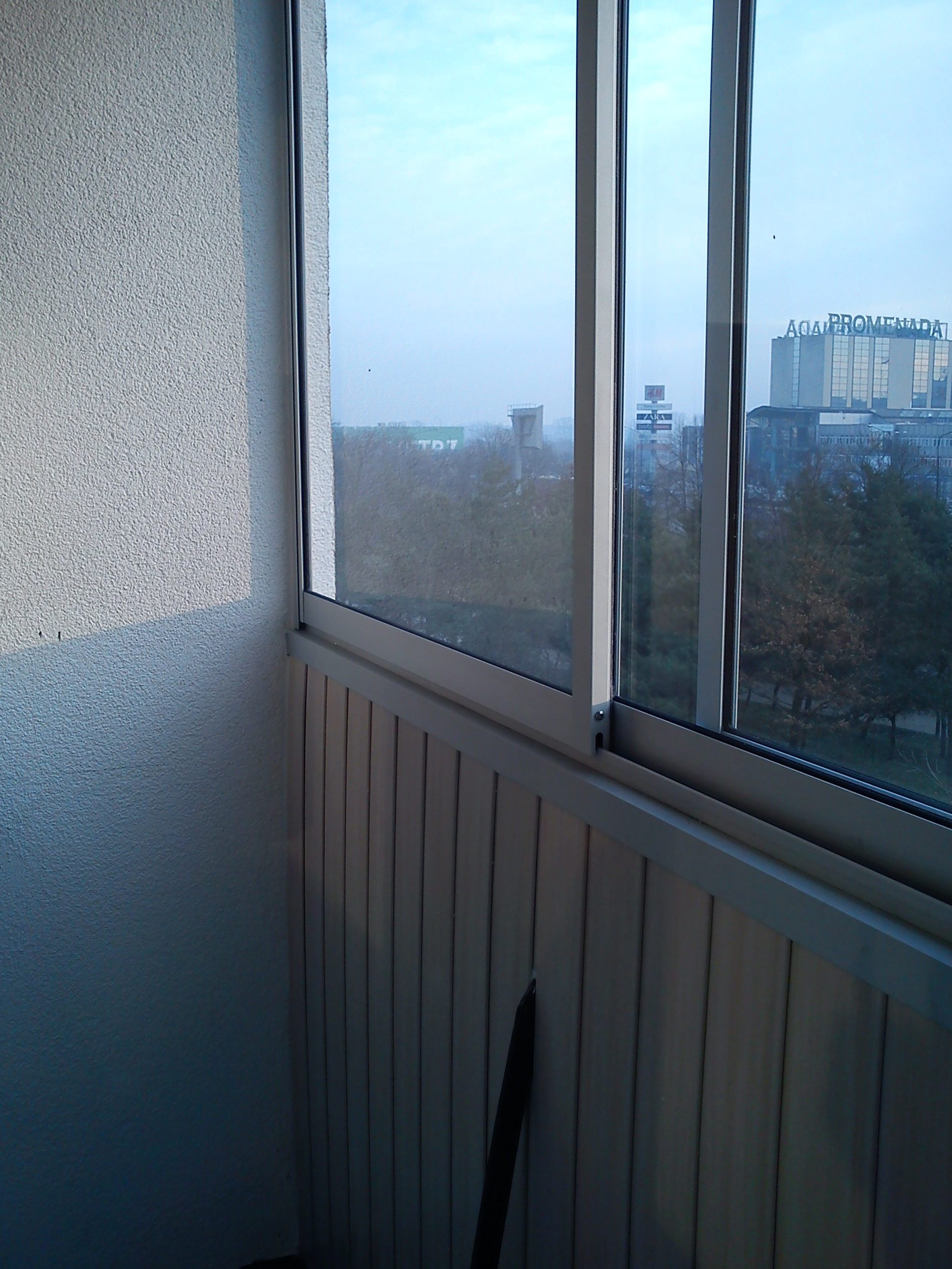 Konserwacja zabudowy balkonowej.