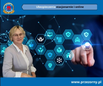 Kobieta w okularach i szarej marynarce prezentuje interaktywny panel z ikonami dotyczącymi różnych rodzajów zabezpieczeń, w tle logo firmy ubezpieczeniowej.