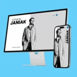 Wyświetlona strona internetowa Szymona Janiaka na monitorze komputera iMac i smartfonie iPhone, prezentująca minimalistyczny design w odcieniach szarości i bieli z elementami typografii.