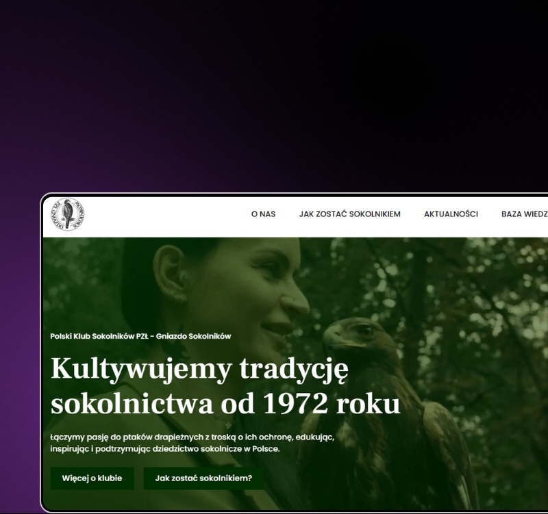 Strona internetowa Polskiego Klubu Sokolników z zielonym motywem, prezentująca kobietę z sokołem i hasło 'Kultywujemy tradycję sokolnictwa od 1972 roku'.