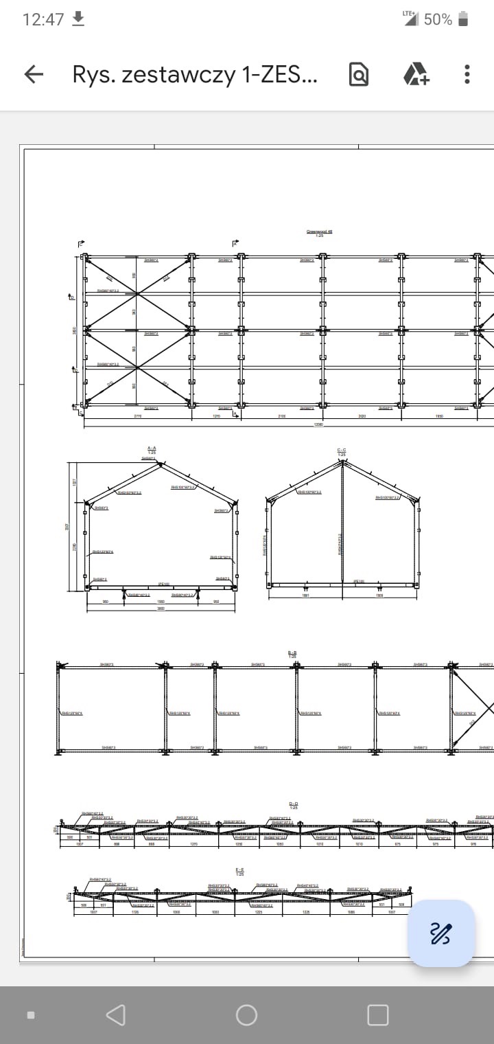 Rysunek techniczny konstrukcji metalowej hali, widok z boku i przekroje poprzeczne z wymiarami.