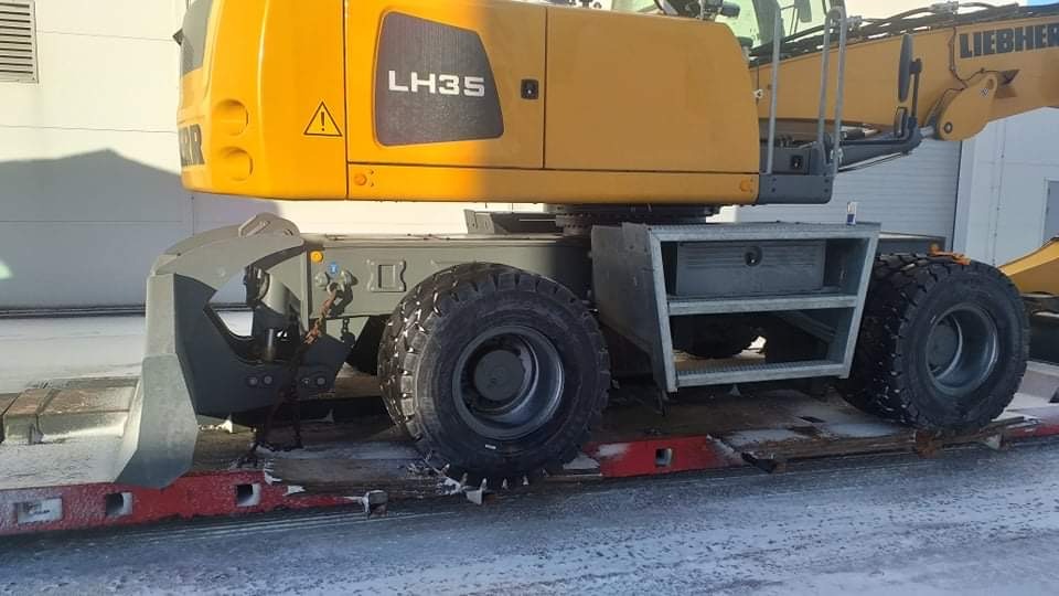 Transport koparki na naczepie tiefbett. Trasa PL-DK