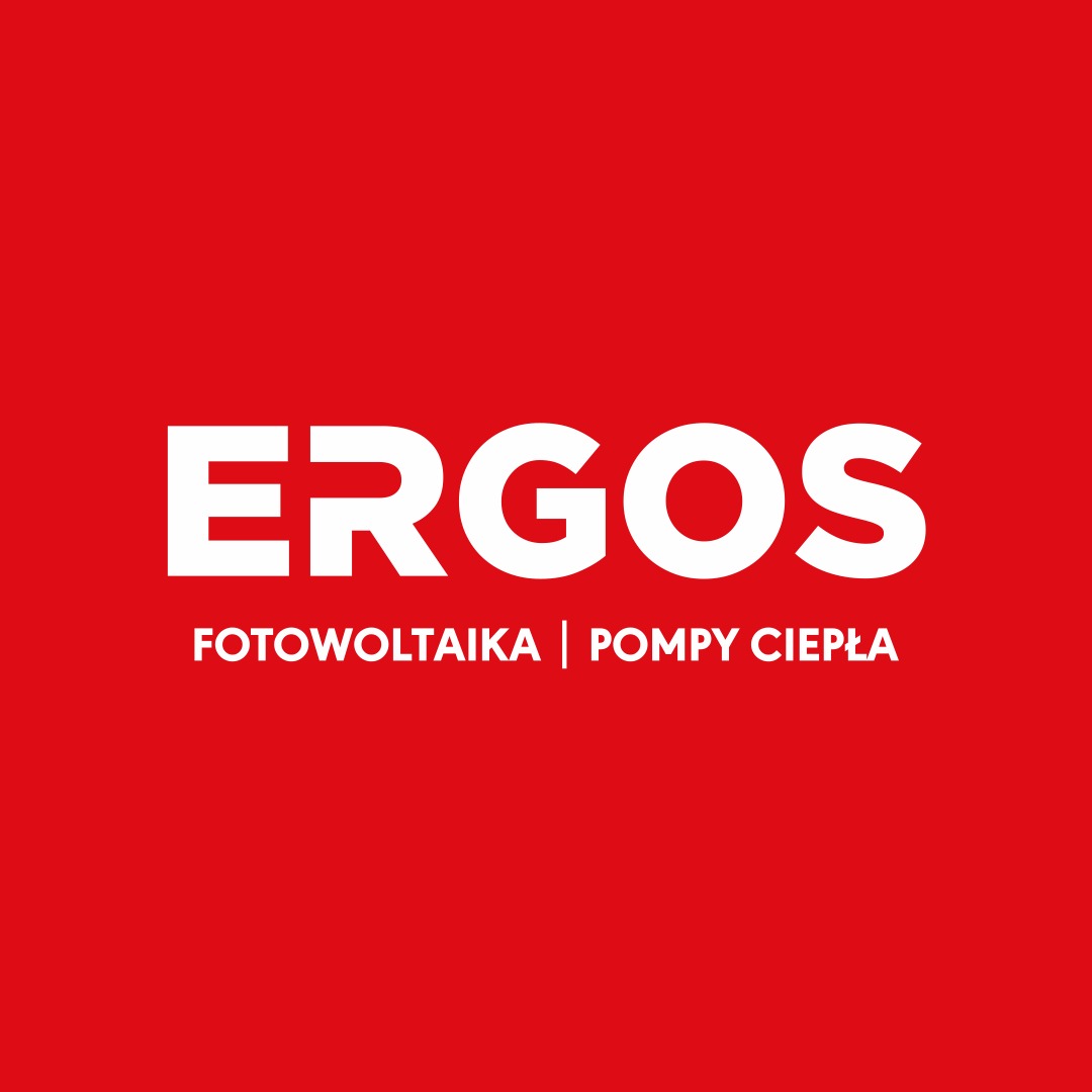 Logo firmy Ergos na intensywnym czerwonym tle, oferującej fotowoltaikę i pompy ciepła.