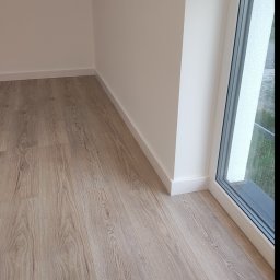 Montaż listew przypodłogowych pcv ciętych na 45st 