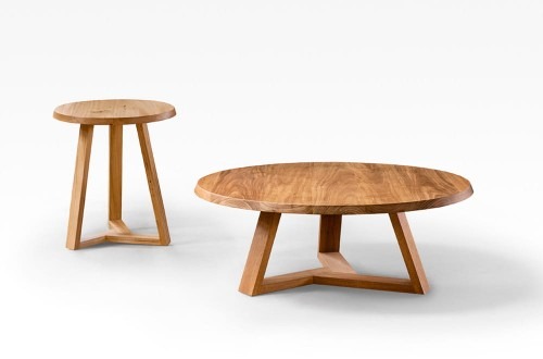 Zestaw stolików, drewno dębowe.