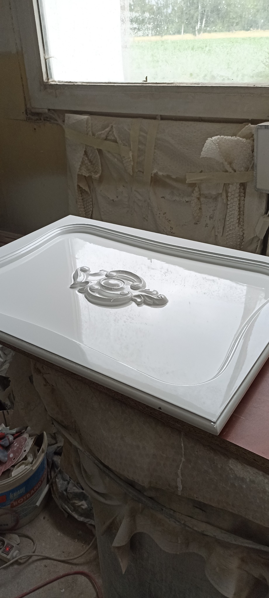 Renowacja starej komody.