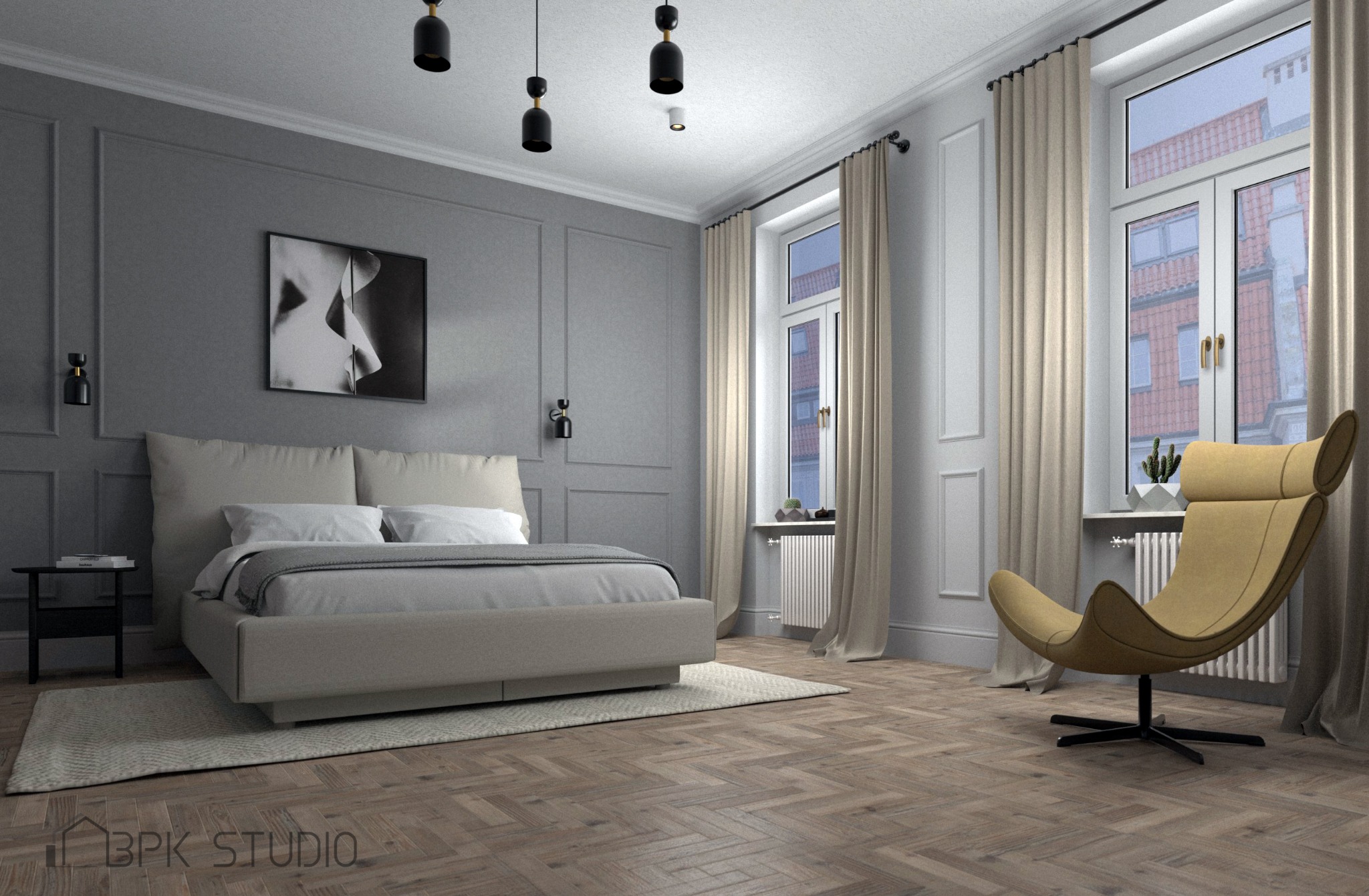 Elegancka sypialnia w odcieniach szarości z parkietem w jodełkę, beżowym łóżkiem i designerskim fotelem obok okna z widokiem na budynek z czerwonej cegły.