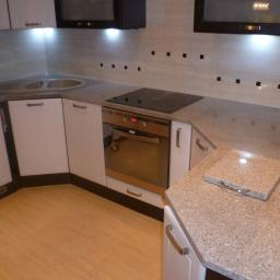 KAMIENIARSTWO-NAGROBKI-BLATY-POSADZKI-PARAPETY-SCHODY