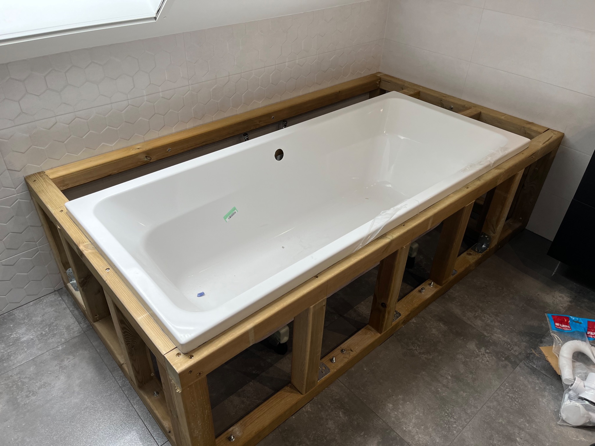 Solidna zabudowa Wanny