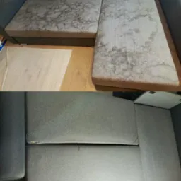 Szara, narożna kanapa przed i po czyszczeniu. Widoczne plamy na górnej części (przed), czysta tapicerka na dolnej (po). Tekstylna powierzchnia.