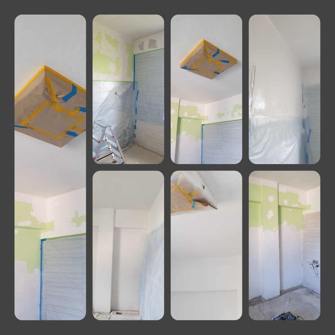 Przygotowanie pokoju do malowania: zabezpieczone folią okna i framugi, zaklejona lampa, ślady po szpachlowaniu na ścianach, widoczna drabina.