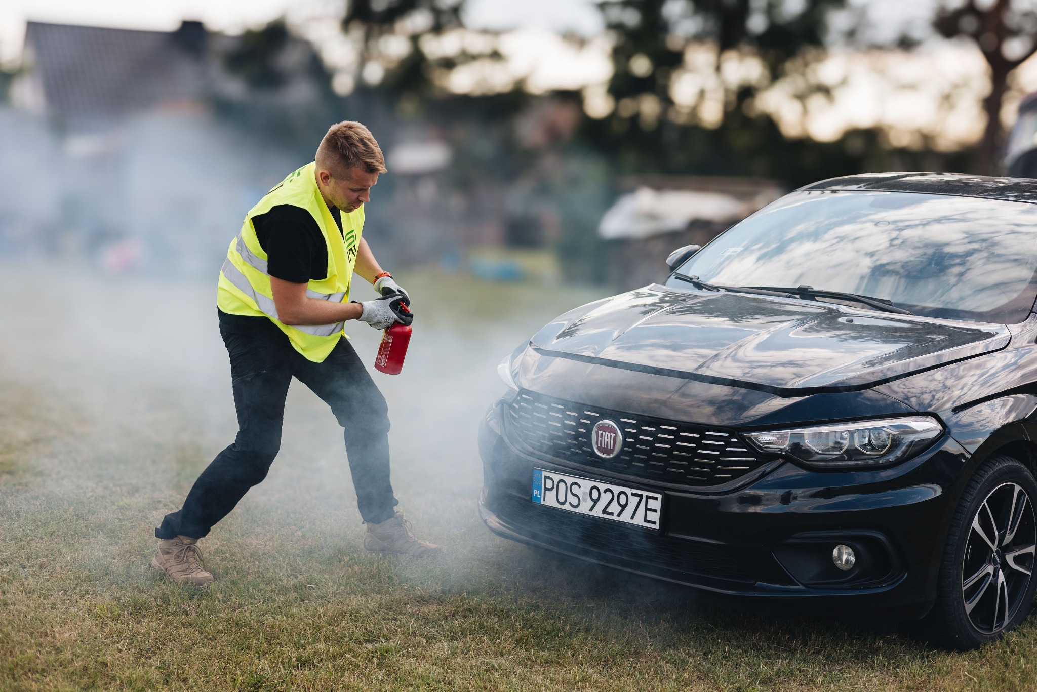 Pożar pojazdu. Postępowanie w czasie wypadku.