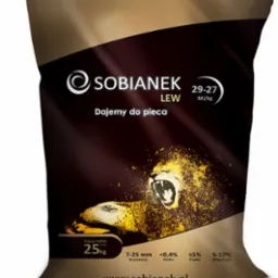 Worek pelletu Sobianek Lew o masie 25kg z wizerunkiem lwa, informacją o granulacji, zawartości siarki, popiołu i wilgotności. Tekst: Dajemy do pieca.