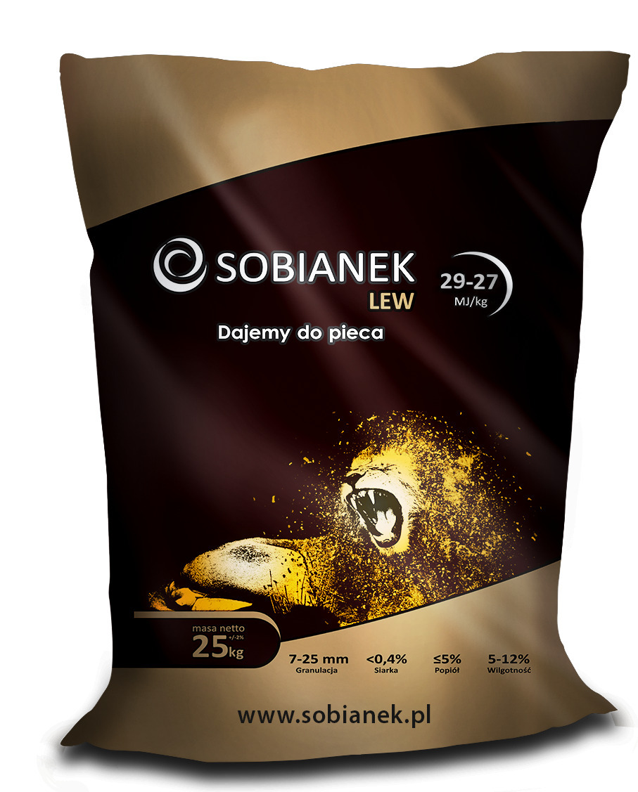 Worek pelletu Sobianek Lew o masie 25kg z wizerunkiem lwa, informacją o granulacji, zawartości siarki, popiołu i wilgotności. Tekst: Dajemy do pieca.