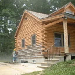 Piaskowanie domu z bali.