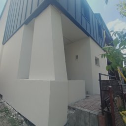 Usługi Ogólnobudowlane - Elewacja prywatnego budynku