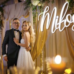 Piękne wspomnienia, profesjonalne podejście do każdej sesji ślubnej. Fotograf ślubny w Białymstoku, który uwieczni Wasze piękne chwile. Golden Pixel Studio Tworzymy niepowtarzalne historie poprzez sztukę fotografii ślubnej.