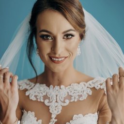 Golden Pixel Studio to studio fotograficzne w Białymstoku, specjalizujące się w fotografii ślubnej i reportażowej. Jako doświadczony fotograf ślubny z Białegostoku oferuję profesjonalne sesje, uwieczniające najważniejsze chwile w życiu