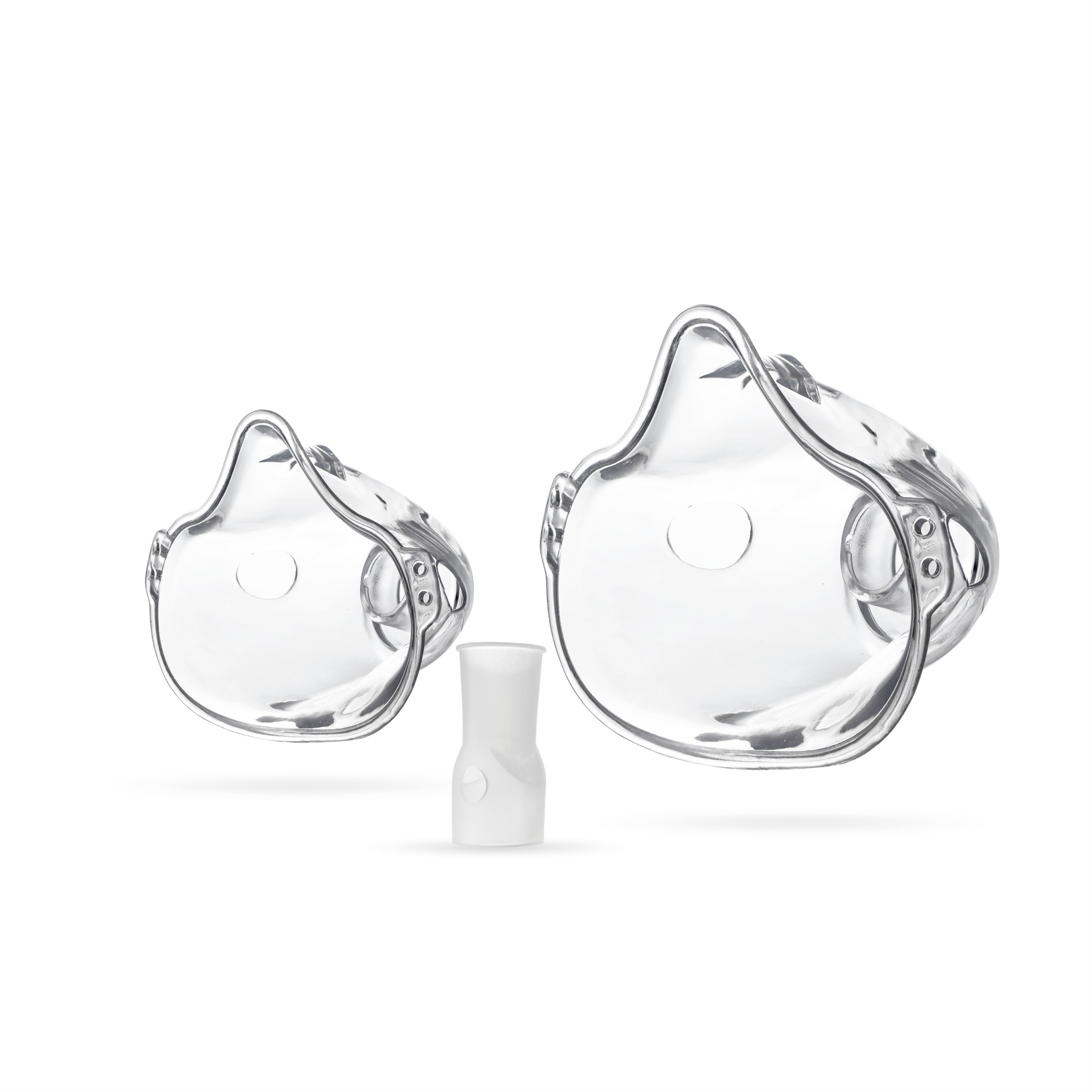 Dwa przezroczyste, plastikowe lejki o różnej wielkości oraz krótki, matowy łącznik na białym tle, prezentowane w studiu.