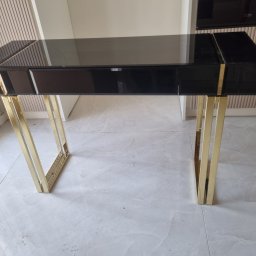 PPHU Prostyle Marcin Jankowski - Toaletka, czarne szkło, nogi złoty połysk. Produkcja własna w/g projektu.